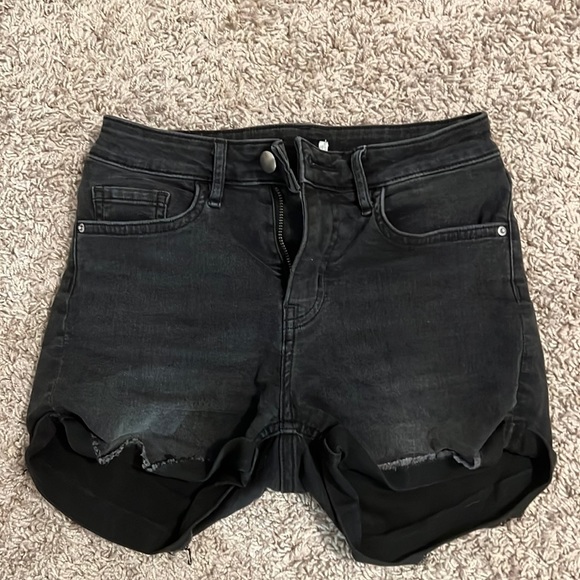 H&M shorts - Picture 1 of 3